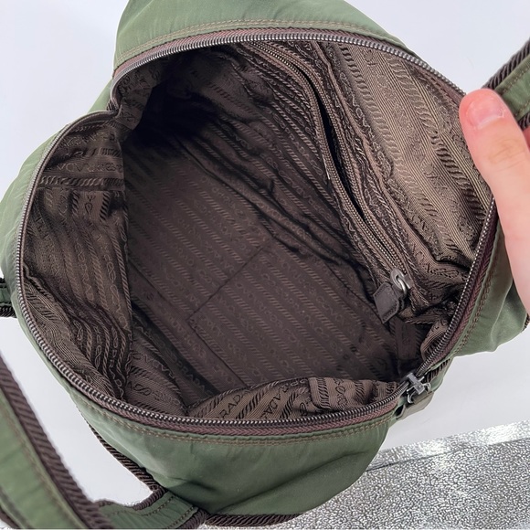 Authentic PRADA MILANO Green Nylon Tote Bag💚VERY RARE 💚 - Picture 6 of 16